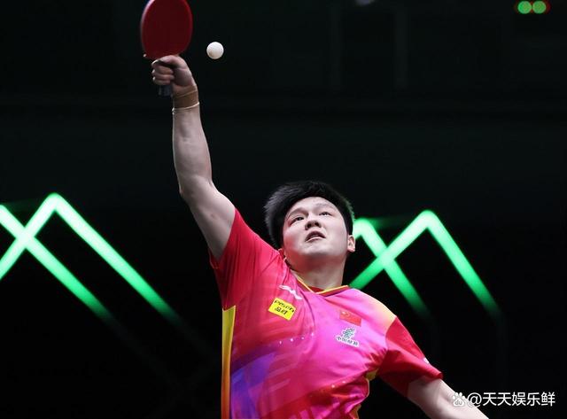 乓球选手追 乓球选手追